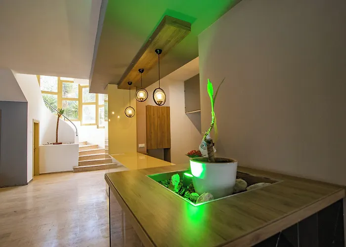 Marbas Select , Adult Only 14 إتْشميلير